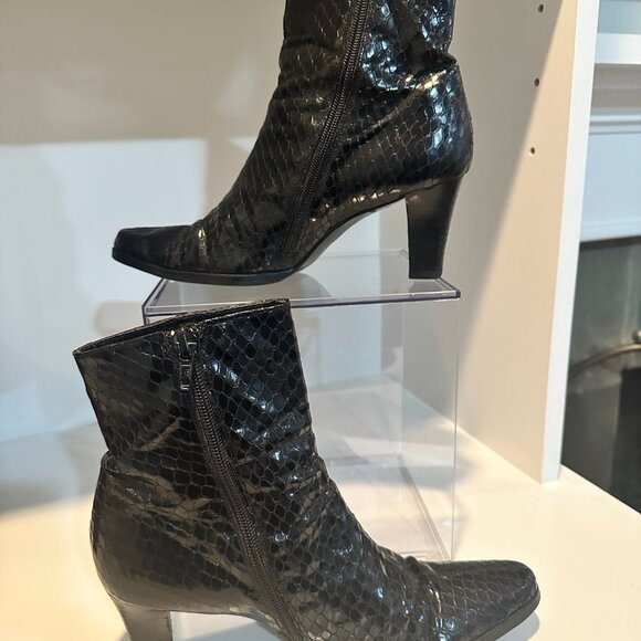 Vintage Y2K Calvin Klein Black Snakeskin Ankle Boots, Size 7M - Picture 6 of 16